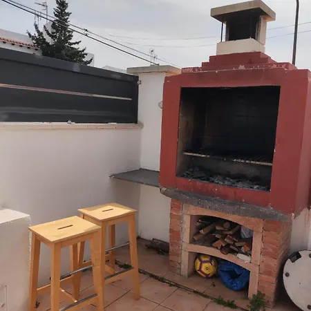 With Barbecue And Pool Near To The Beach! *