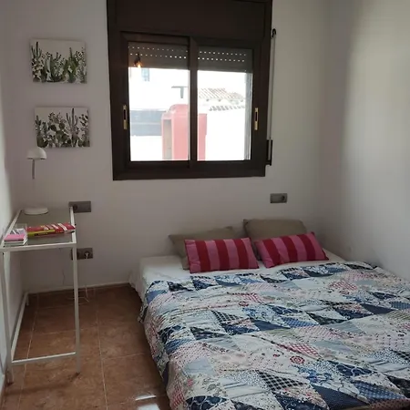 Holiday home With Barbecue And Pool Near To The Beach!