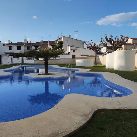 With Barbecue And Pool Near To The Beach! Creixell