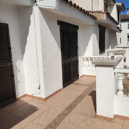 With Barbecue And Pool Near To The Beach!
